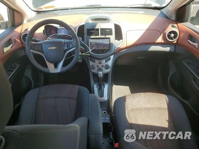 Zdjęcie 8 z 12 samochodu: 2016 CHEVROLET SONIC LT VIN:1G1JC5SB5G4124476 - miniatura
