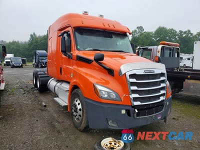 Czwarte zdjęcie samochodu z boku: 2023 FREIGHTLINER CASCADIA 126 VIN:3AKJHHDR0PSNT8787 - miniatura