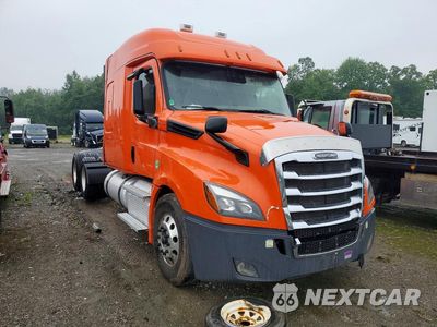 Czwarte zdjęcie samochodu z boku: 2023 FREIGHTLINER CASCADIA 126