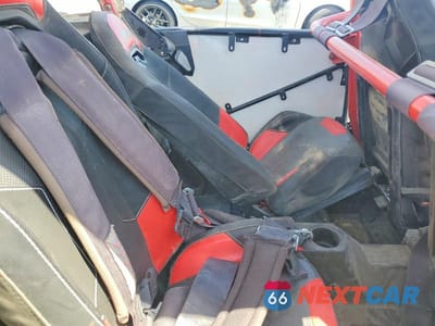 Zdjęcie 6 z 10 samochodu: 2014 POLARIS RZR 4 1000 XP VIN:4XA6T1EA3EB203086 - miniatura