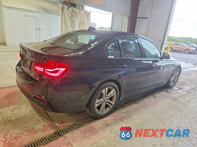 Trzecie zdjęcie samochodu z tyłu: 2016 BMW 328 XI SULEV VIN:WBA8E3G51GNU04393 - miniatura