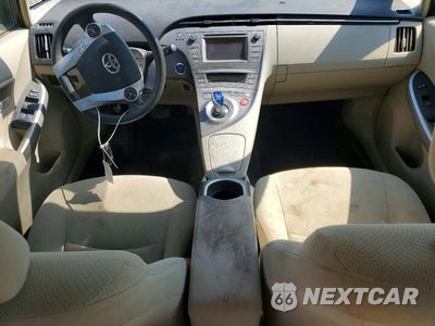 Zdjęcie 8 z 12 samochodu: 2015 TOYOTA PRIUS TWO VIN:JTDKN3DU9F0422771 - miniatura