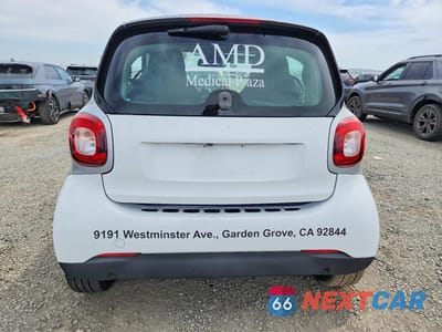 Zdjęcie 6 z 12 samochodu: 2019 SMART FORTWO VIN:WMEFJ9BA9KK367442 - miniatura