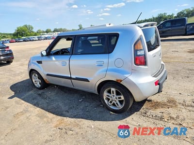 Drugie zdjęcie samochodu z przodu: 2010 KIA SOUL + VIN:KNDJT2A2XA7703945 - miniatura