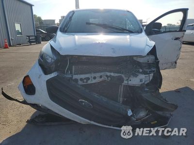 Piąte zdjęcie samochodu w środku: 2019 FORD ESCAPE S VIN:1FMCU0F76KUB58422 - miniatura