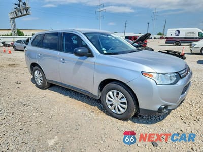 Czwarte zdjęcie samochodu z boku: 2014 MITSUBISHI OUTLANDER ES VIN:JA4AD2A37EZ001060 - miniatura