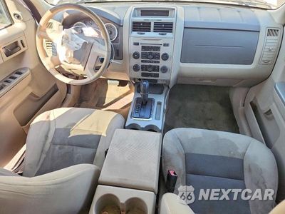 Zdjęcie 8 z 14 samochodu: 2008 FORD ESCAPE XLT VIN:1FMCU03198KD86743 - miniatura