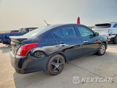 Trzecie zdjęcie samochodu z tyłu: 2017 NISSAN VERSA 1.6 S VIN:3N1CN7AP0HL850005 - miniatura
