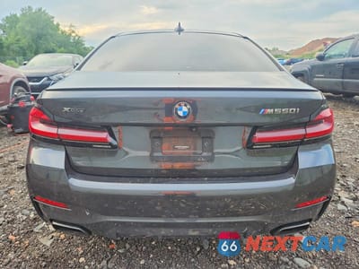 Zdjęcie 6 z 13 samochodu: 2021 BMW M550XI VIN:WBA13BK00MCG24129 - miniatura