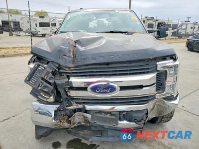 Piąte zdjęcie samochodu w środku: 2019 FORD F250 SUPER DUTY VIN:1FT7W2BT9KEF15309 - miniatura