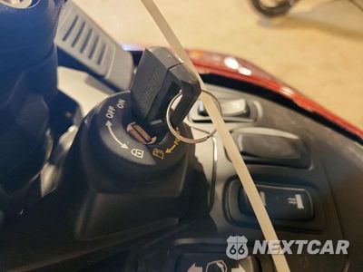 Zdjęcie 8 z 9 samochodu: 2026 CAN-AM SPYDER ROADSTER RT VIN:2BXNBDD20TV002917 - miniatura