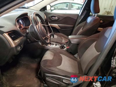 Zdjęcie 7 z 13 samochodu: 2018 JEEP CHEROKEE LATITUDE VIN:1C4PJLCB3JD538521 - miniatura