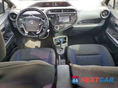 Zdjęcie 8 z 12 samochodu: 2018 TOYOTA PRIUS C TWO VIN:JTDKDTB37J1617283 - miniatura