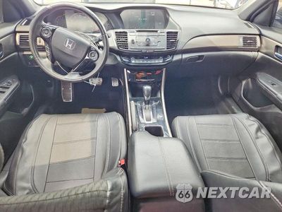 Zdjęcie 8 z 13 samochodu: 2016 HONDA ACCORD SPORT VIN:1HGCR2F54GA189338 - miniatura