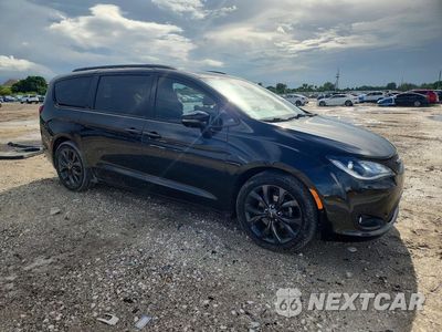 Czwarte zdjęcie samochodu z boku: 2018 CHRYSLER PACIFICA LIMITED VIN:2C4RC1GG1JR259871 - miniatura