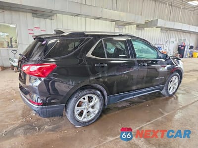 Trzecie zdjęcie samochodu z tyłu: 2020 CHEVROLET EQUINOX LT VIN:2GNAXVEX0L6177945 - miniatura