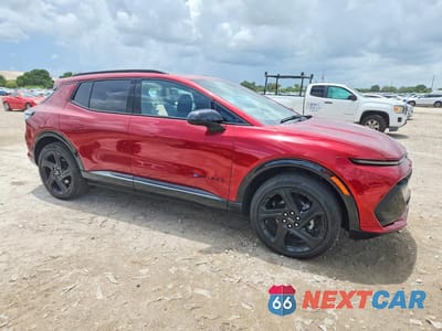 Czwarte zdjęcie samochodu z boku: 2025 CHEVROLET EQUINOX RS VIN:3GN7DSRR0SS141640 - miniatura