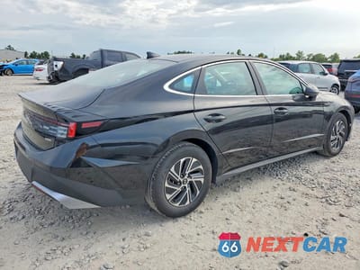 Trzecie zdjęcie samochodu z tyłu: 2026 HYUNDAI SONATA HYBRID BLUE VIN:KMHL24JJ8TA172714 - miniatura