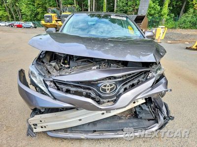 Piąte zdjęcie samochodu w środku: 2018 TOYOTA CAMRY LE VIN:4T1B11HK1JU535054 - miniatura