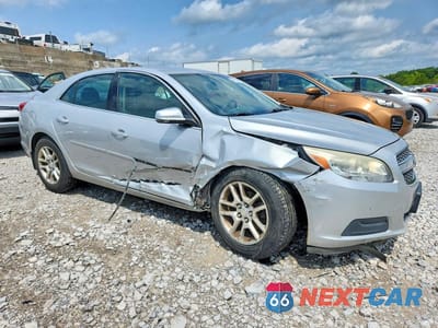 Czwarte zdjęcie samochodu z boku: 2013 CHEVROLET MALIBU 1LT VIN:1G11C5SA3DF332993 - miniatura
