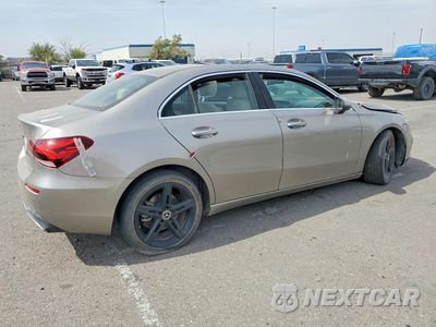 Trzecie zdjęcie samochodu z tyłu: 2019 MERCEDES-BENZ A 220 VIN:WDD3G4EB3KW002258 - miniatura