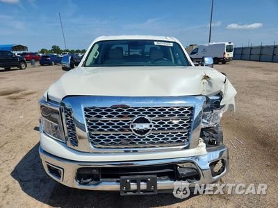 Piąte zdjęcie samochodu w środku: 2018 NISSAN TITAN SL VIN:1N6AA1E60JN534248 - miniatura