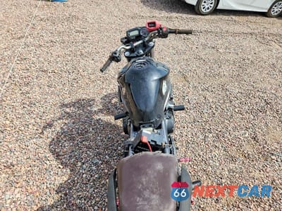 Zdjęcie 6 z 9 samochodu: 2009 YAMAHA FZ6 R VIN:JYARJ18Y89A000402 - miniatura