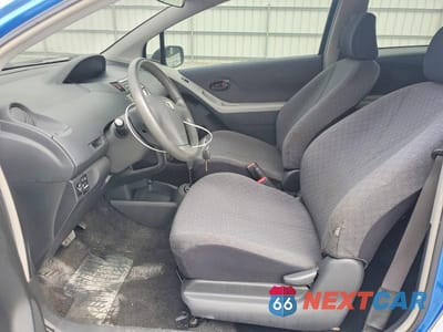 Zdjęcie 7 z 12 samochodu: 2010 TOYOTA YARIS VIN:JTDJT4K38A5319435 - miniatura