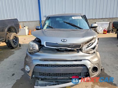 Piąte zdjęcie samochodu w środku: 2019 KIA SOUL + VIN:KNDJP3A56K7662302 - miniatura