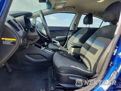 Zdjęcie 7 z 12 samochodu: 2017 KIA FORTE S VIN:3KPFL4A79HE062388 - miniatura