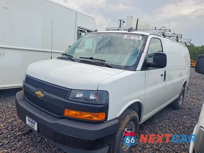 2025 CHEVROLET EXPRESS G2500 1GCWGAFP8S1136633 - główne zdjęcie licytacji z USA - miniatura