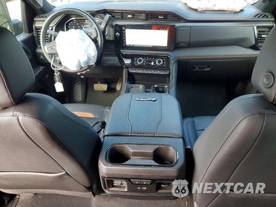 Zdjęcie 8 z 12 samochodu: 2024 GMC SIERRA K2500 AT4 VIN:1GT49PE73RF211760 - miniatura