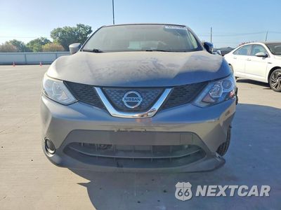 Piąte zdjęcie samochodu w środku: 2018 NISSAN ROGUE SPORT S VIN:JN1BJ1CP2JW154134 - miniatura