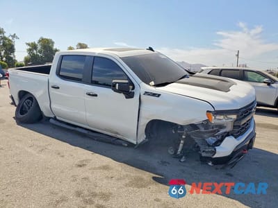 Czwarte zdjęcie samochodu z boku: 2026 CHEVROLET SILVERADO K1500 LT TRAIL BOSS VIN:3GCUKFED2TG327901 - miniatura