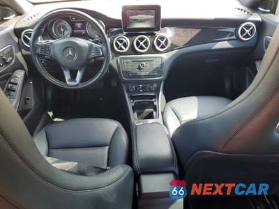 Zdjęcie 8 z 12 samochodu: 2015 MERCEDES-BENZ CLA 250 VIN:WDDSJ4EB9FN246618 - miniatura