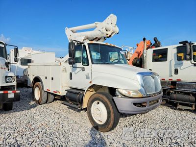 Czwarte zdjęcie samochodu z boku: 2007 INTERNATIONAL 4200 BUCKET TRUCK VIN:1HTMPAFL27H340897 - miniatura