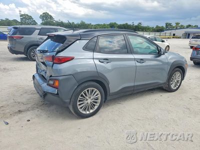 Trzecie zdjęcie samochodu z tyłu: 2021 HYUNDAI KONA SEL VIN:KM8K22AA8MU614715 - miniatura