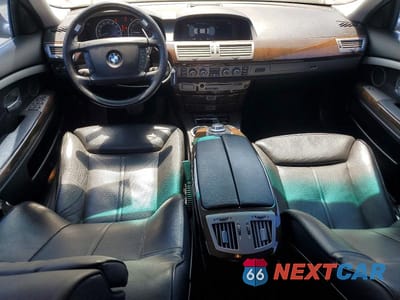 Zdjęcie 8 z 12 samochodu: 2007 BMW 750 I VIN:WBAHL83547DT10653 - miniatura