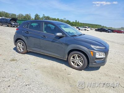 Czwarte zdjęcie samochodu z boku: 2021 HYUNDAI KONA SE VIN:KM8K12AA6MU642175 - miniatura
