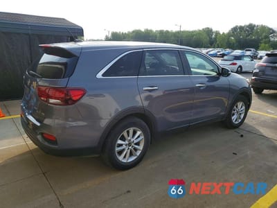 Trzecie zdjęcie samochodu z tyłu: 2020 KIA SORENTO LX VIN:5XYPGDA3XLG655310 - miniatura