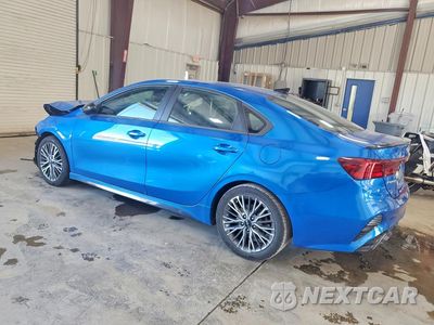 Drugie zdjęcie samochodu z przodu: 2023 KIA FORTE GT LINE VIN:3KPF54AD8PE562332 - miniatura
