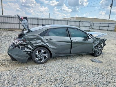 Trzecie zdjęcie samochodu z tyłu: 2025 HYUNDAI ELANTRA LIMITED VIN:KMHLN4DJ0SU167121 - miniatura