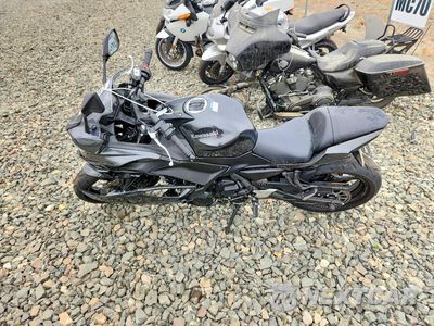 Trzecie zdjęcie samochodu z tyłu: 2026 KAWASAKI EX650 R VIN:ML5EXER17TDAH0367 - miniatura
