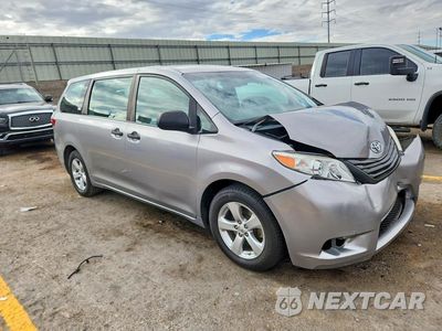 Czwarte zdjęcie samochodu z boku: 2015 TOYOTA SIENNA L 7-PASSENGER VIN:5TDZK3DC4FS574968 - miniatura