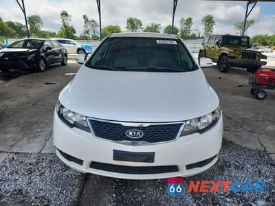 Piąte zdjęcie samochodu w środku: 2012 KIA FORTE EX VIN:KNAFU4A21C5559101 - miniatura