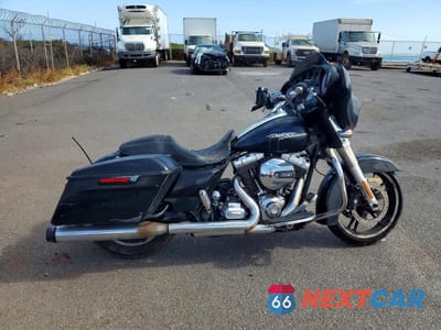 2016 HARLEY-DAVIDSON FLHX STREET GLIDE 1HD1KBM14GB607903 - główne zdjęcie licytacji z USA - miniatura