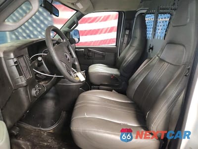 Zdjęcie 7 z 12 samochodu: 2017 GMC SAVANA G2500 VIN:1GTW7AFF5H1180279 - miniatura