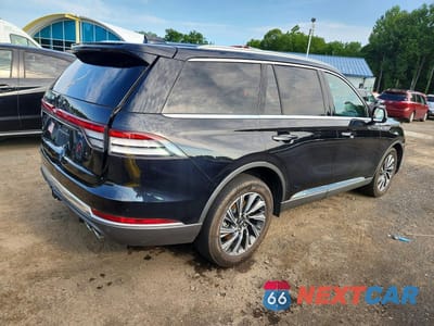 Trzecie zdjęcie samochodu z tyłu: 2025 LINCOLN AVIATOR VIN:5LM5J6XC2SGL14564 - miniatura