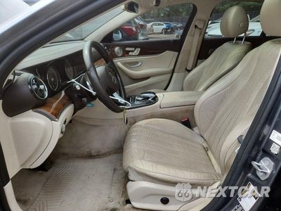 Zdjęcie 7 z 12 samochodu: 2017 MERCEDES-BENZ E 300 4MATIC VIN:WDDZF4KB6HA068956 - miniatura