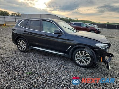 Czwarte zdjęcie samochodu z boku: 2019 BMW X3 SDRIVE30I VIN:5UXTR7C58KLE97689 - miniatura